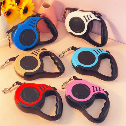  retractable dog leash with ergonomic handle and metal clip for attaching to a collar or harness